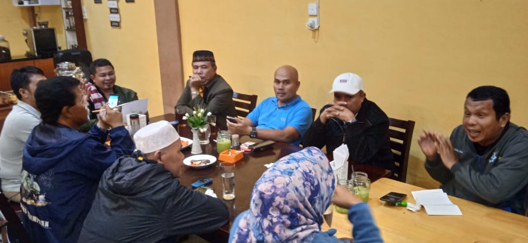 Anggota DPRD Sidempuan Rapat Sampai Pagi Di Cafe 58 MT, Ini Para Pengurusnya