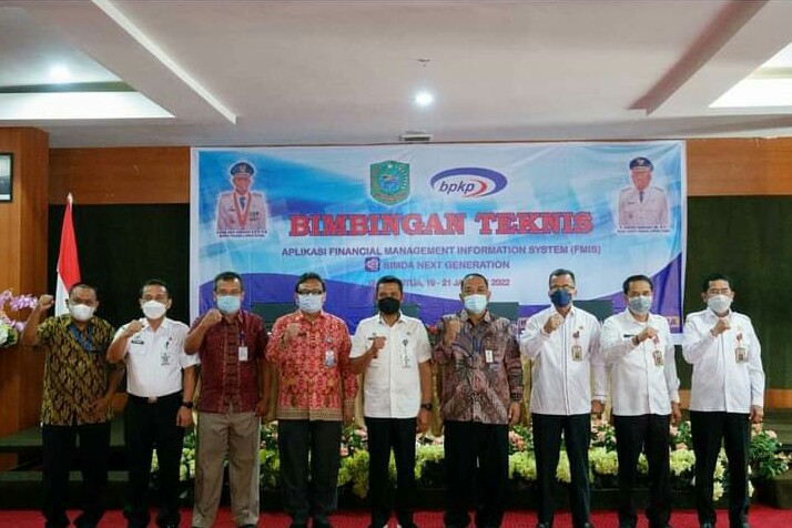 Bupati Andar Amin Harahap Membuka Bimtek FMIS di Sapadia Hotel