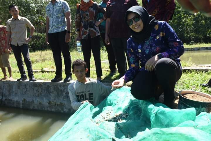 Wabup Atika Nasution Berkunjung Desa Tanjung Mompang 