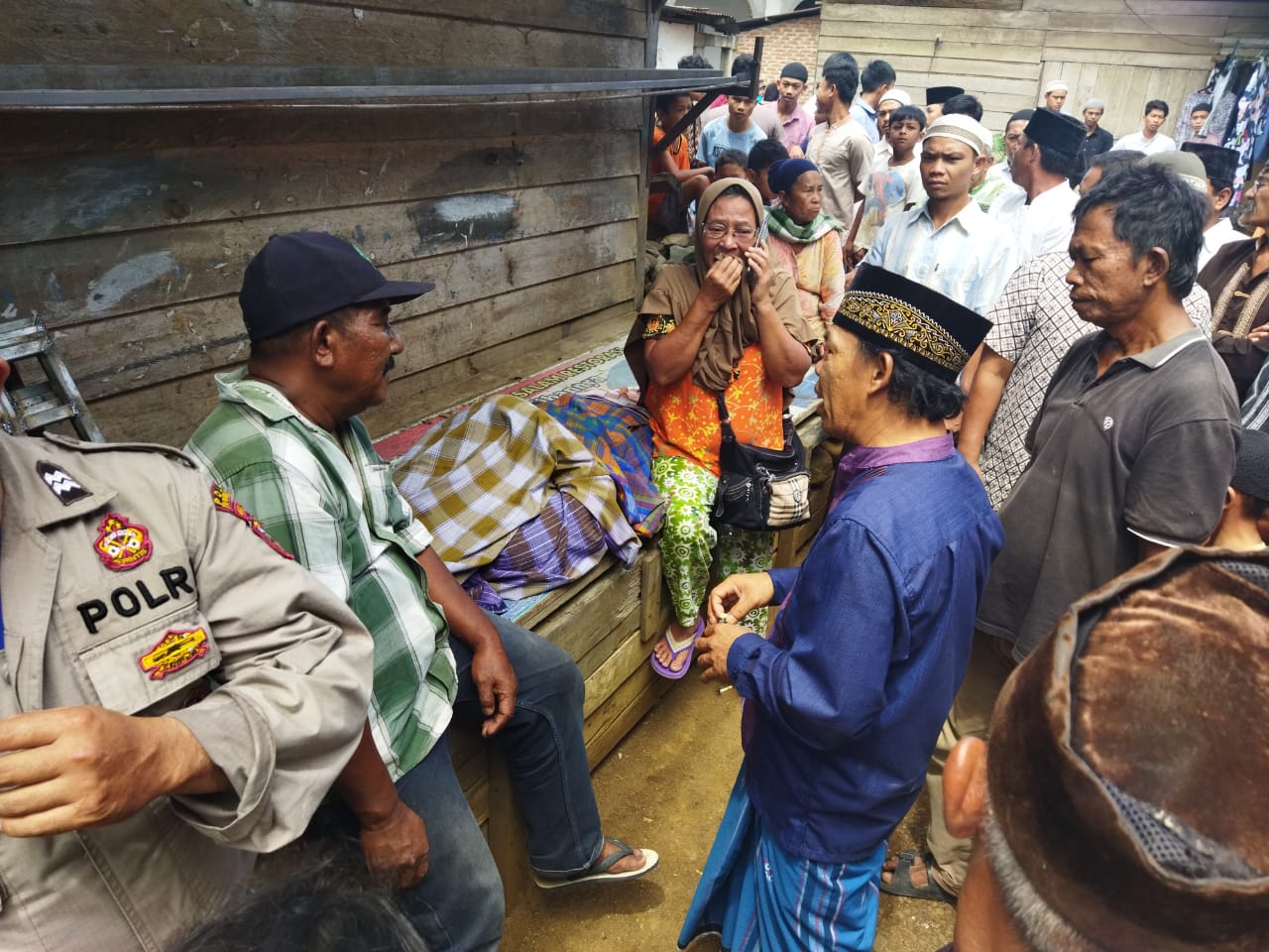 Kapolsek Batang Angkola Polres Tapsel Gercep Turun Ke Lokasi Korban Hanyut di Irigasi Napa