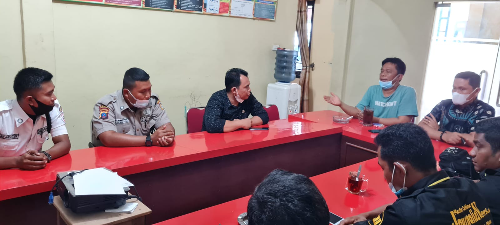 Polres Madina Menjembatani Dan Mediasi Selisih Paham Antara Pihak SMK Negeri 2 Panyabungan Dengan Insan Media Online