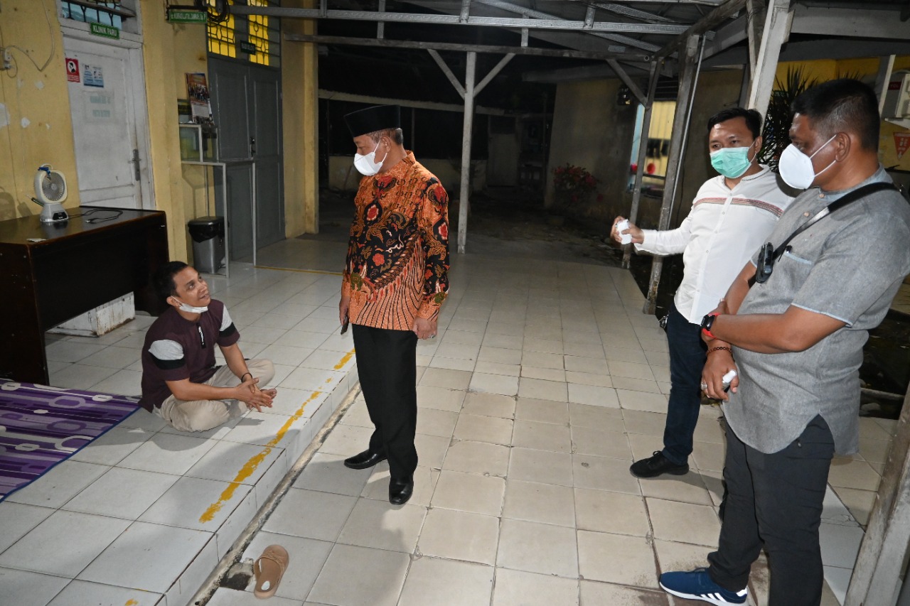Pastikan Pelayanan Tetap Optimal, Plt Wali Kota Tanjungbalai Kunjungi RSUD Tengku Mansyur Malam Hari