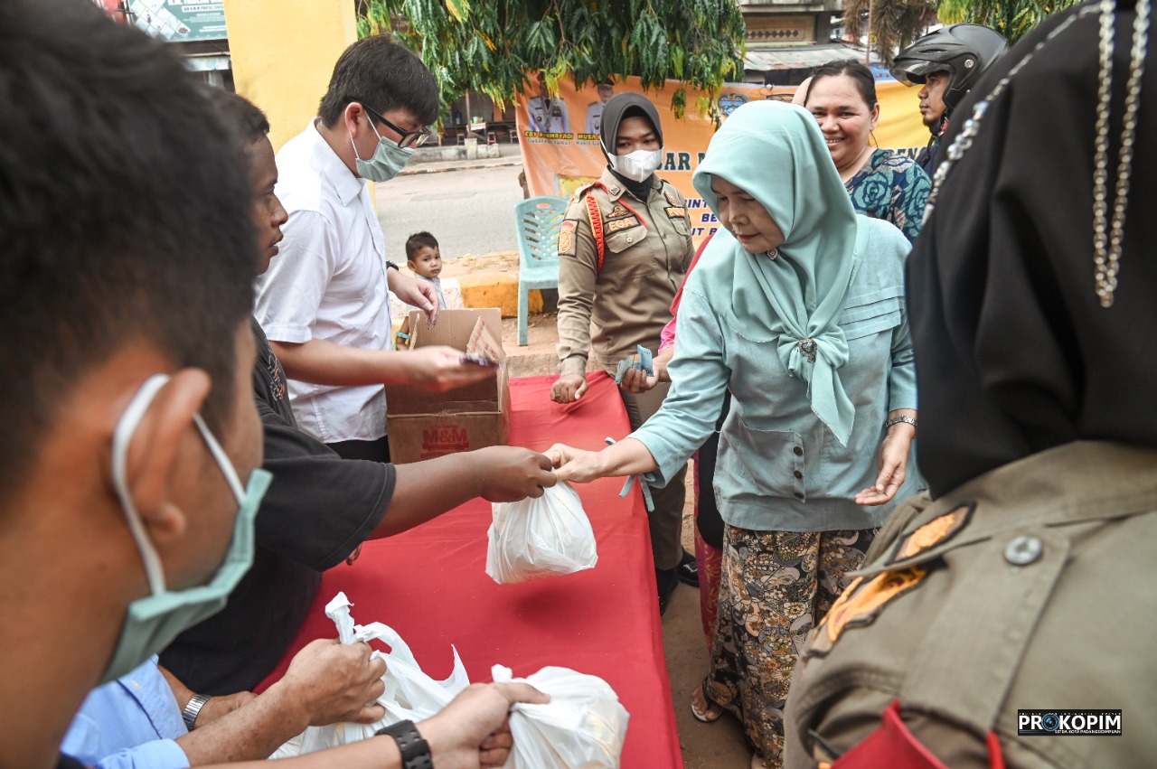 Walikota Padang Sidempuan Irsan Efendi Nasution menginstruksikan Disperindag menggelar operasi pasar