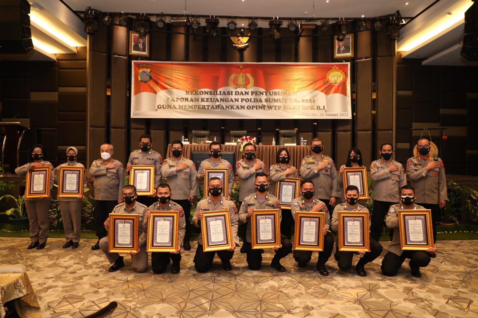 Buka Acara Rekonsiliasi dan Penyusunan Laporan Keuangan, Kapolda Sumut Berikan Penghargaan.