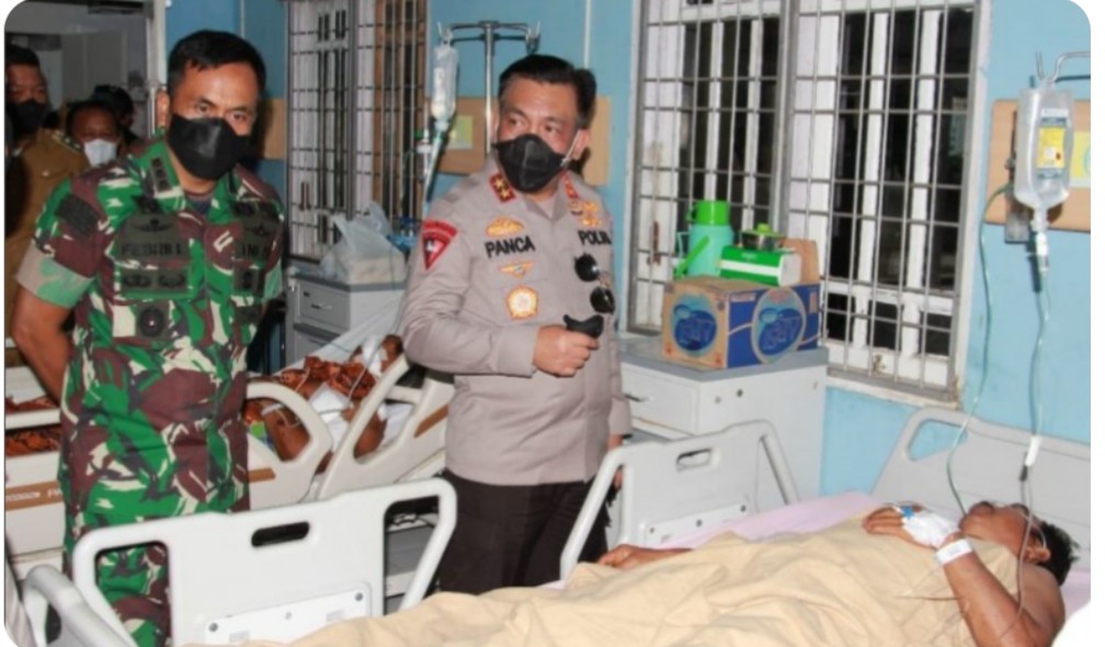 Kapoldasu Irjen Panca Putra Simanjuntak Jenguk Korban Ledakan di Sibolga