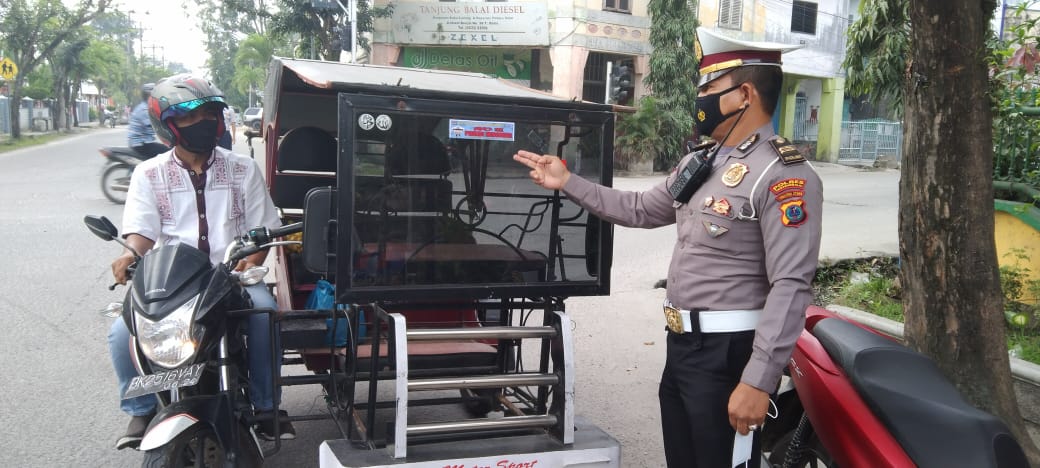 Sat Lantas Polres Tanjung Balai Tempel Stiker 