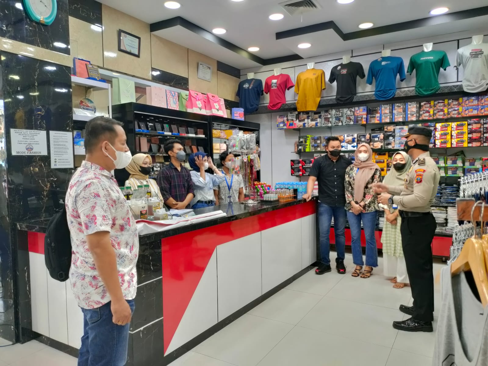 Polisi Rindu Masyarakat, Personel Sat Reskrim Polres Asahan Sambangi Toko Kain Mode Fashion