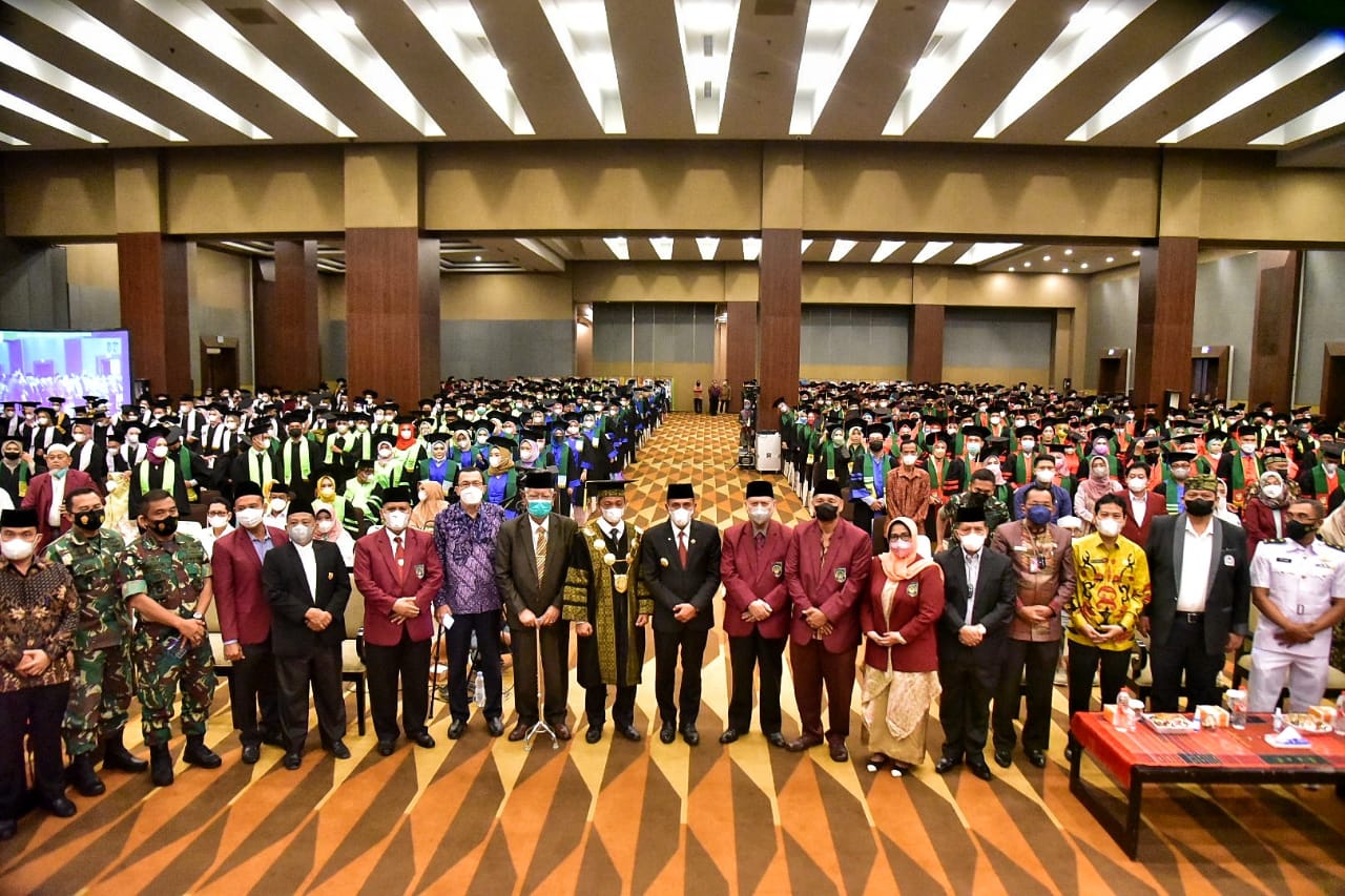 Bupati Batu Bara, Ir H. Zahir, M. AP., Hadiri Wisuda Lulusan UISU.