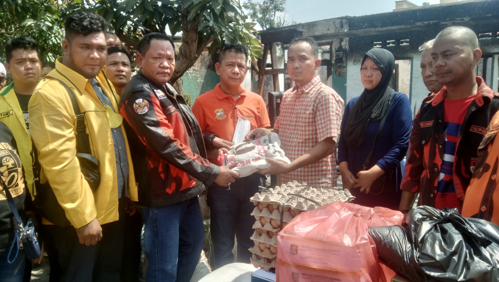 Jumat Barokah, Pewarta dan PAC PP Medan Area Bantu Korban Kebakaran