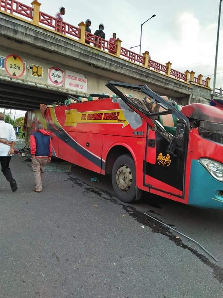 Bus Sipirok Nauli Tabrak Jembatan Layang, Ini Daftar Nama 17 Penumpang Luka-luka