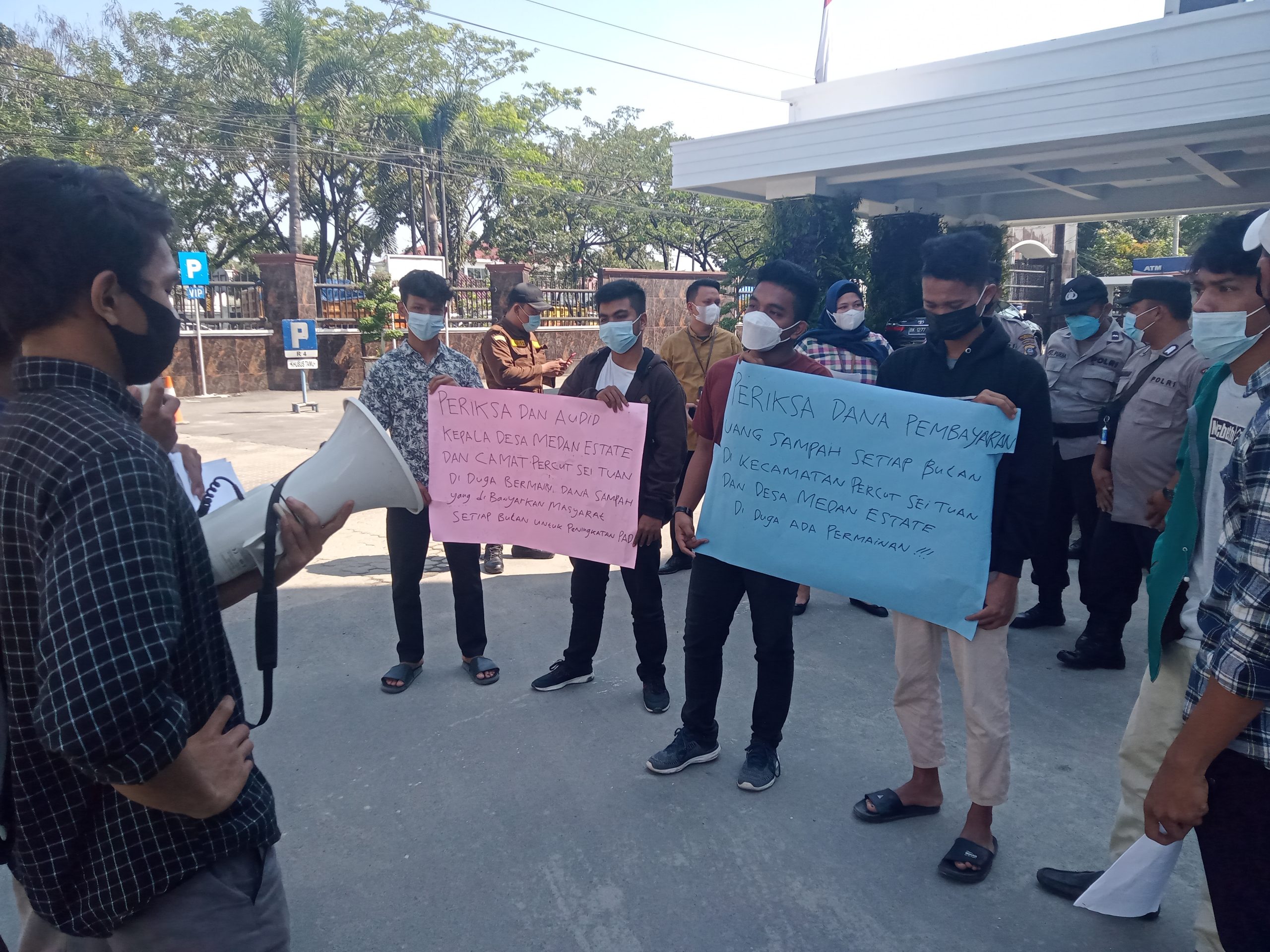 KMPT Sumut Demo,  Minta Kejatisu Periksa Pungli Kades Medan Estate dan Camat Percut Sei Tuan