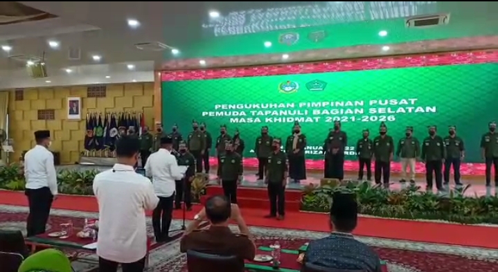 Gubsu Kukuhkan Pimpinan Pusat Pemuda Tabagsel, Marwan : Siap Kembangkan