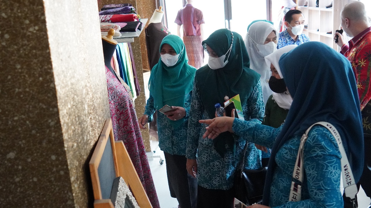 Ketua PKK Bireun Studi Tiru ke Dinkop Medan, Kagumi Cara Bobby Nasution Bina UMKM