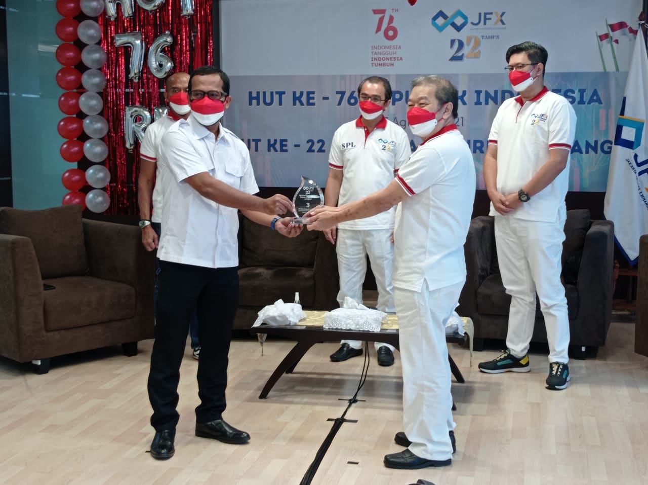 Kado Spesial AwalTahun, Rifan Financindo Kembali Menjadi Juara Pialang Teraktif