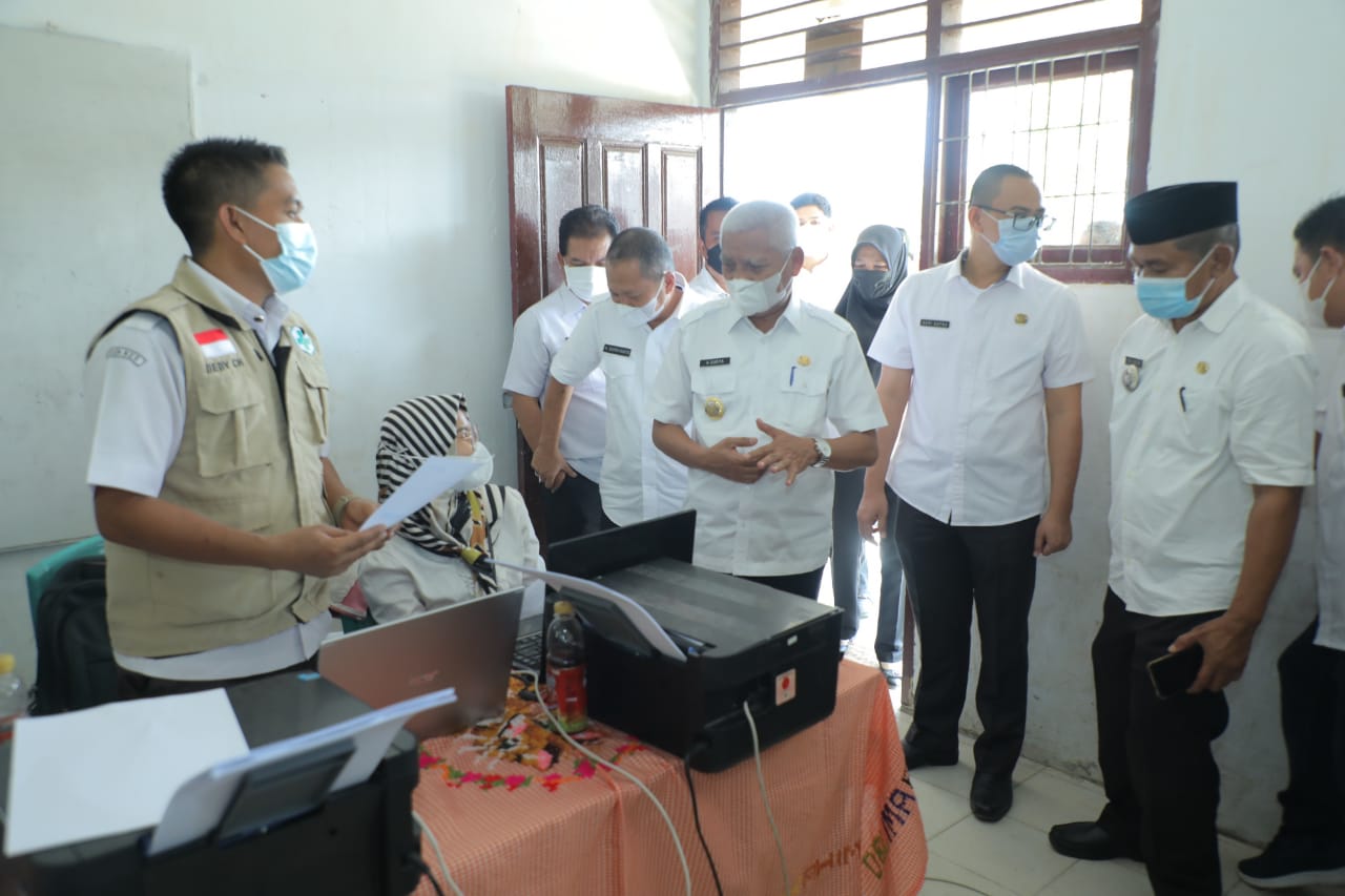 Bupati Asahan Tinjau Vaksin di Beberapa SD