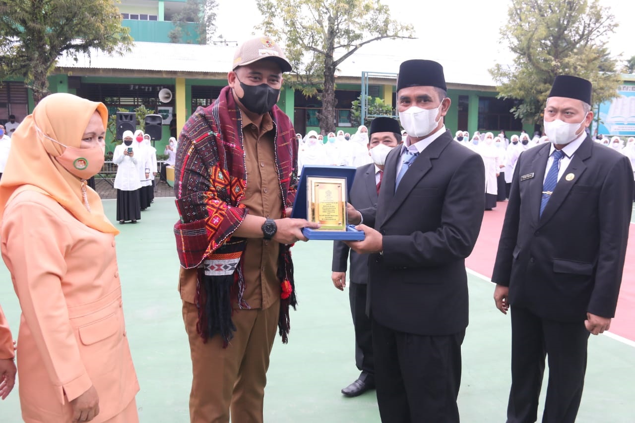 Wali Kota Medan Pembina Upacara Peringatan Hari Amal Bakti ke-76 Kemenag Kota Medan