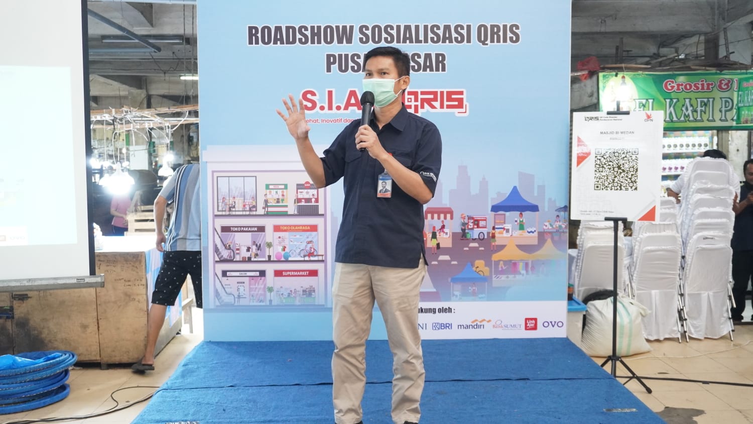Bank Indonesia Sosialisasi SIAP QRIS ke Pedagang di Pusat Pasar Medan, Nasrullah : Targetkankan 50 Persen Pedagang Pakai QRIS