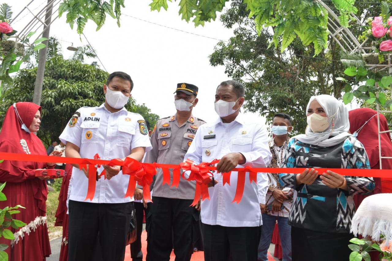 Gerak Cepat Pembangunan Infrastruktur, Bupati dan Wakil Bupati Sergai Hadiri Syukuran Jalan Desa Bajaronggi