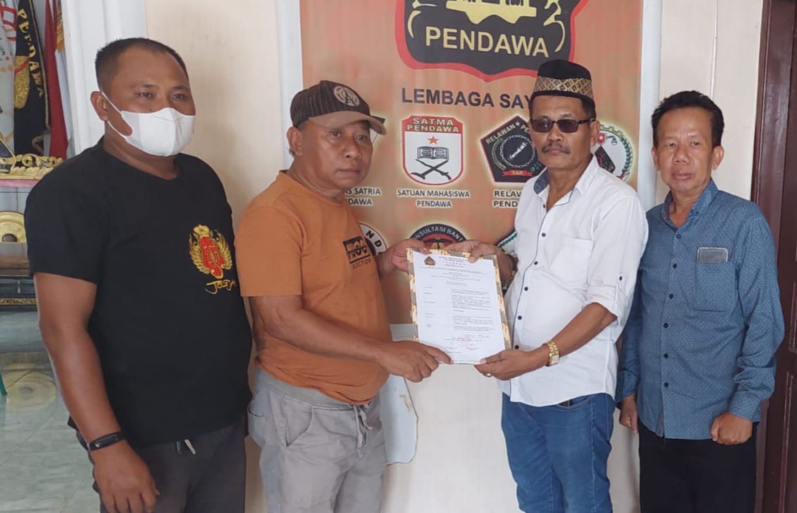 H.Ruslan.SH Menyerahkan SK DPC Pendawa Kabupaten Batubara, Ini Katanya