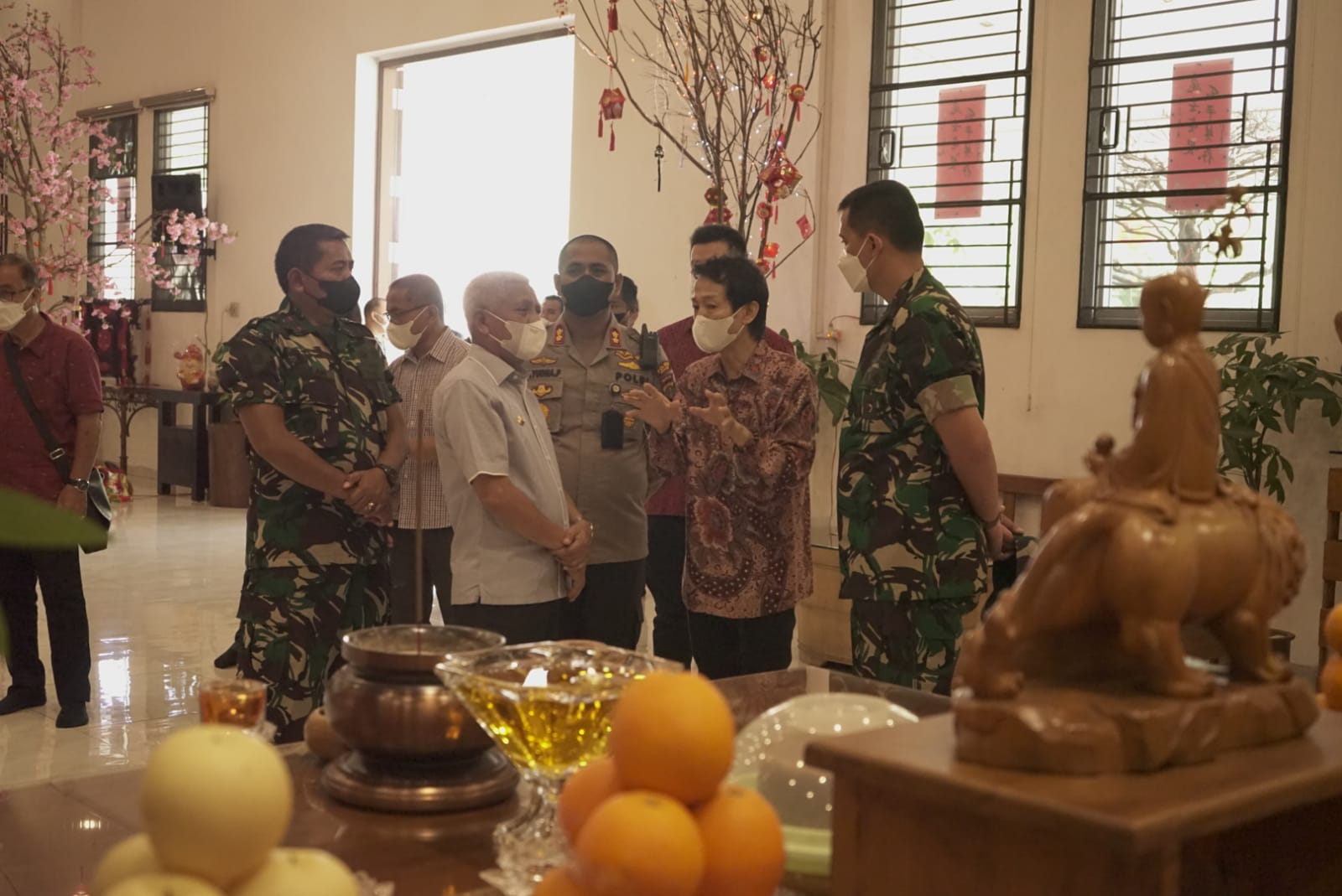 Sampaikan Ucapan Tahun Baru Imlek, Bupati dan Forkopimda Kunjungi Vihara