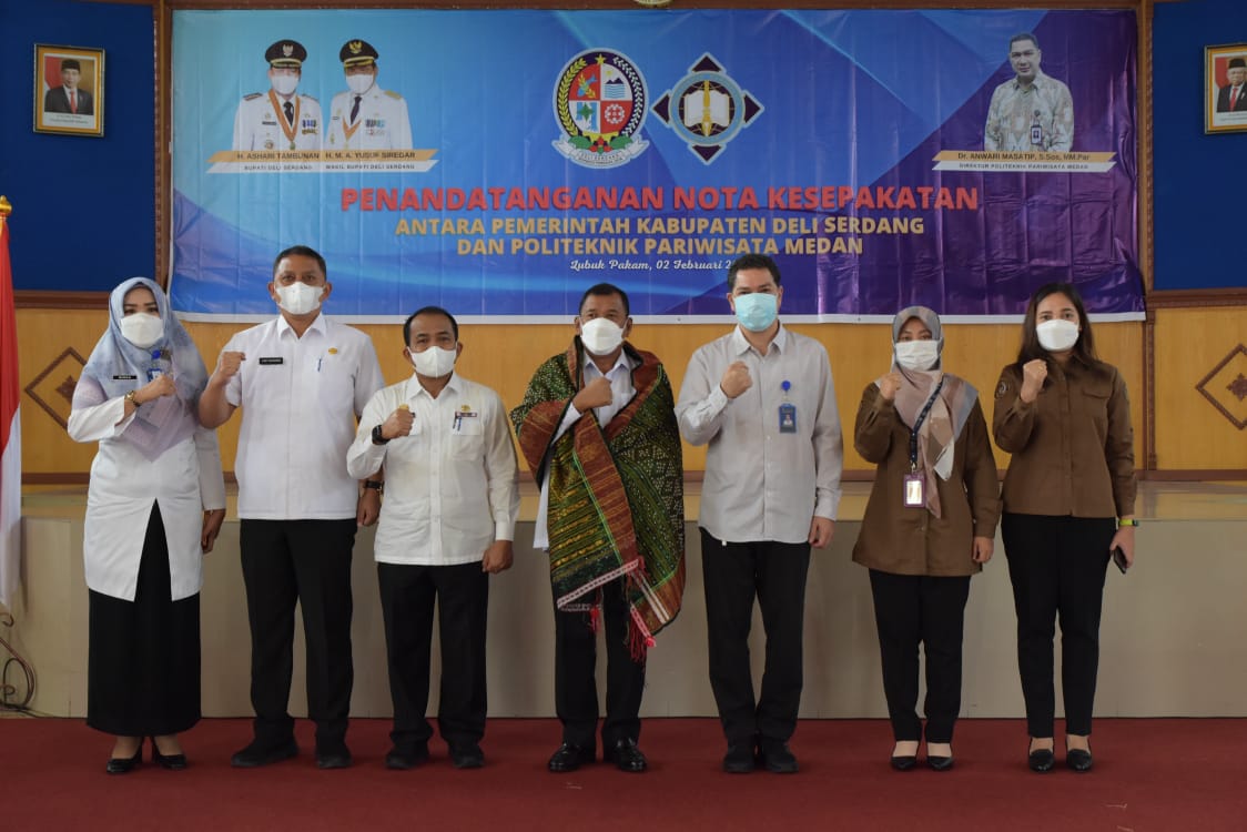 Bupati DS Tanda Tangani MoU dengan Politeknik Pariwisata Medan