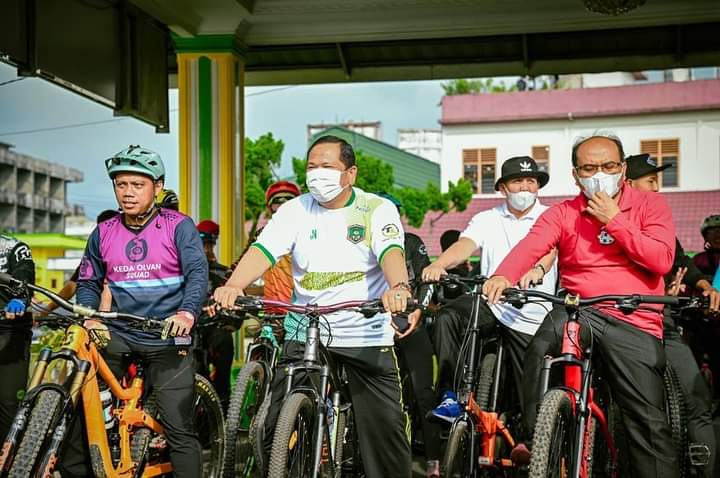 Wali Kota Padang Sidempuan Ikut meriahkan Pawai Bersepeda Keliling Kota