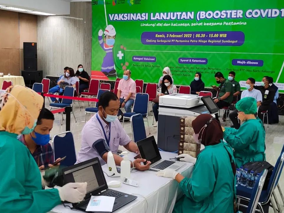 Pekerja dan Mitra Kerja Pertamina Patra Niaga Sumbagut Ikuti Vaksin Booster