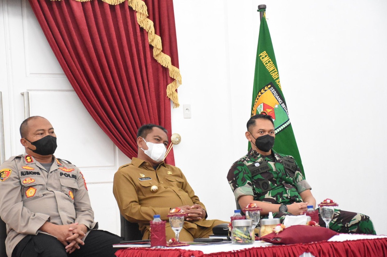 Waspada Varian Baru Covid-19, Bupati Sergai Mengikuti Secara Virtual Pengarahan Presiden RI