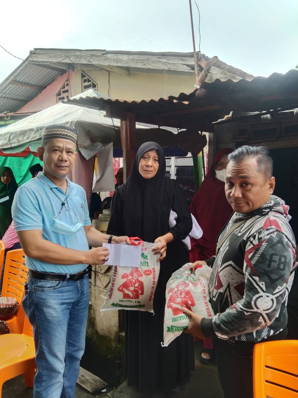 Juru Parkir Meninggal Dunia, Ketua Pewarta Melayat dan Berikan Santunan