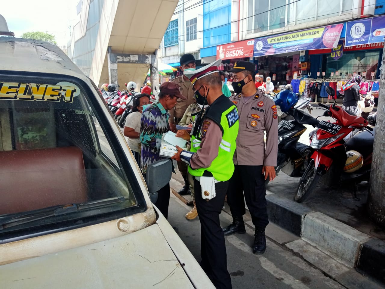 Tekan Angka Kenaikan Covid 19 | Polsek Medan Baru Laksanakan Operasi Yustisi 2022