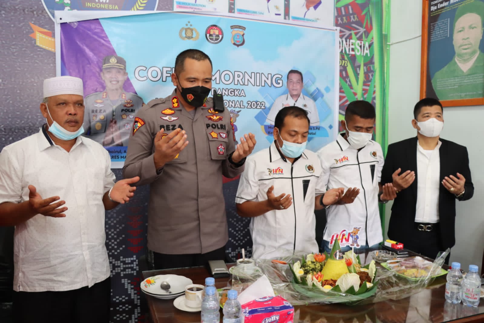 HPN Di Mandailing Natal 2022 Diwarnai Dengan Pemotongan Tumpeng Dan Cofee Morning Kapolres Madina Dengan Insan Media