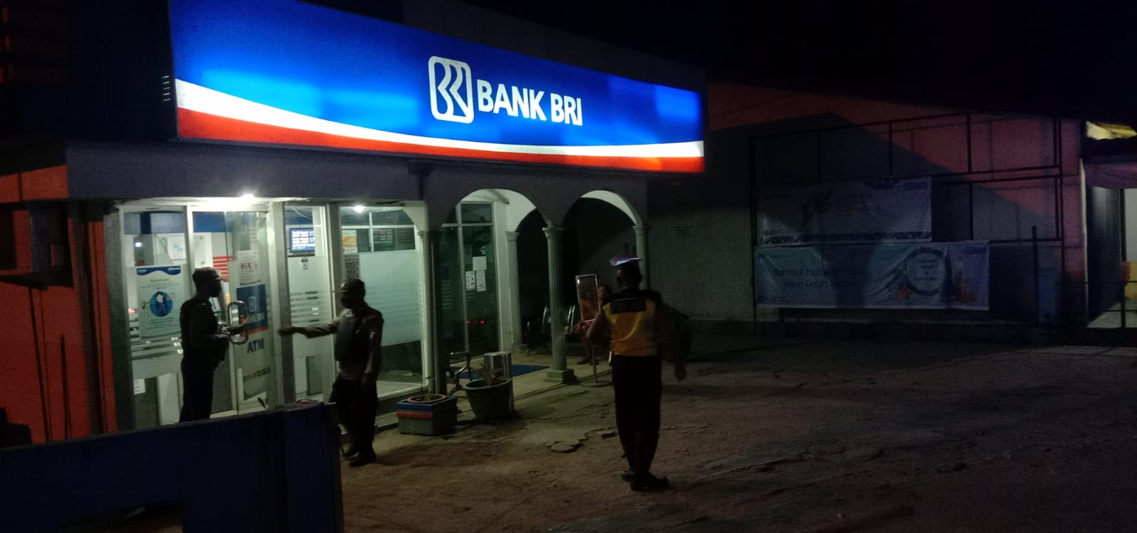 Beri Keamanan Masyarakat Saat Beristirahat di Malam Hari | Personel Polsek Prapat Janji Polres Asahan Patroli Blue Light