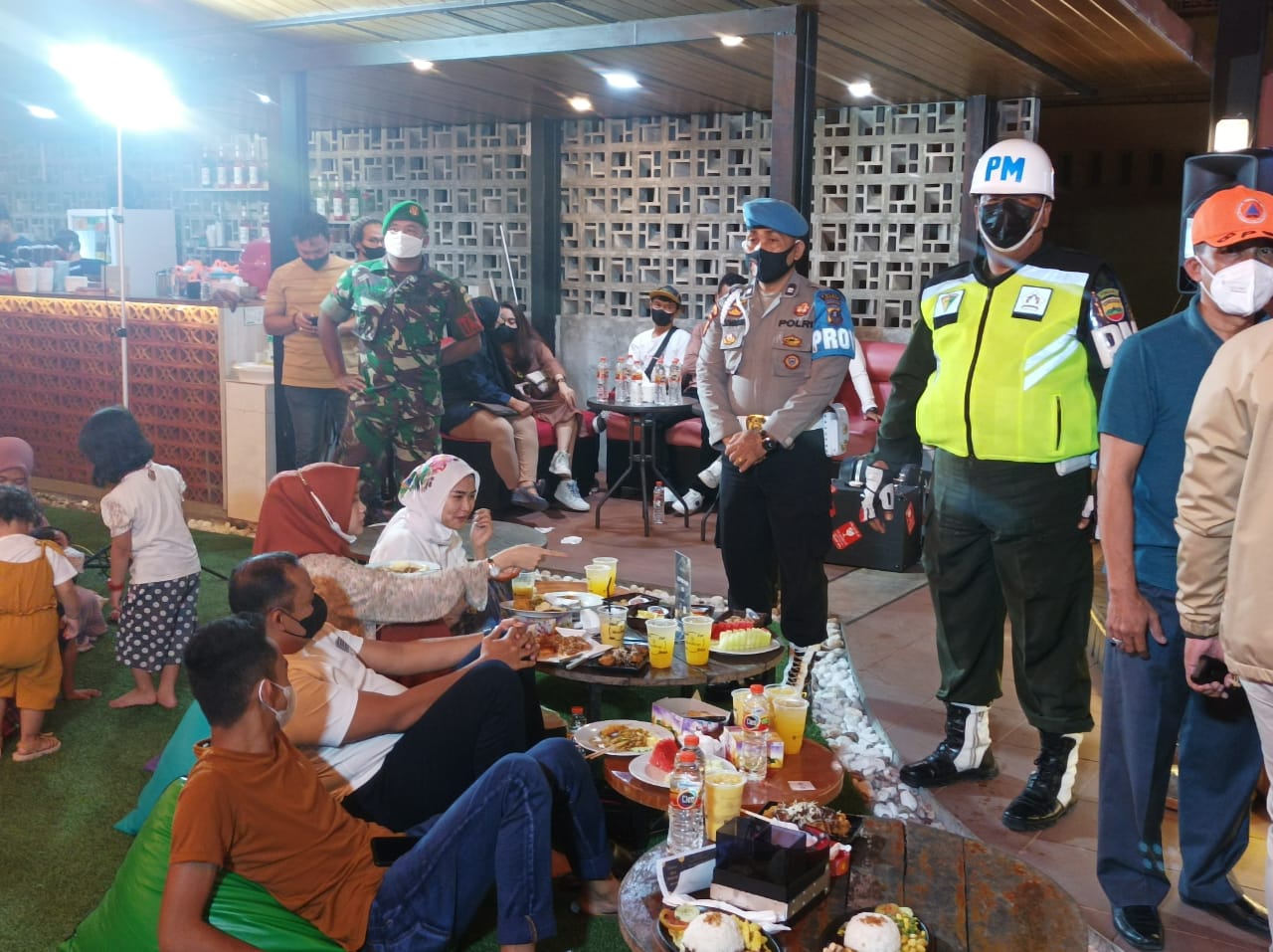 Waka Polres Asahan Pimpin Ops Yustisi, Satu Tempat Usaha Ditutup Karena Melanggar Prokes