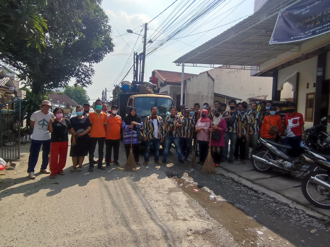 PKN Medan Baru Gotong Royong Hingga Bersihkan Rumah ibadah