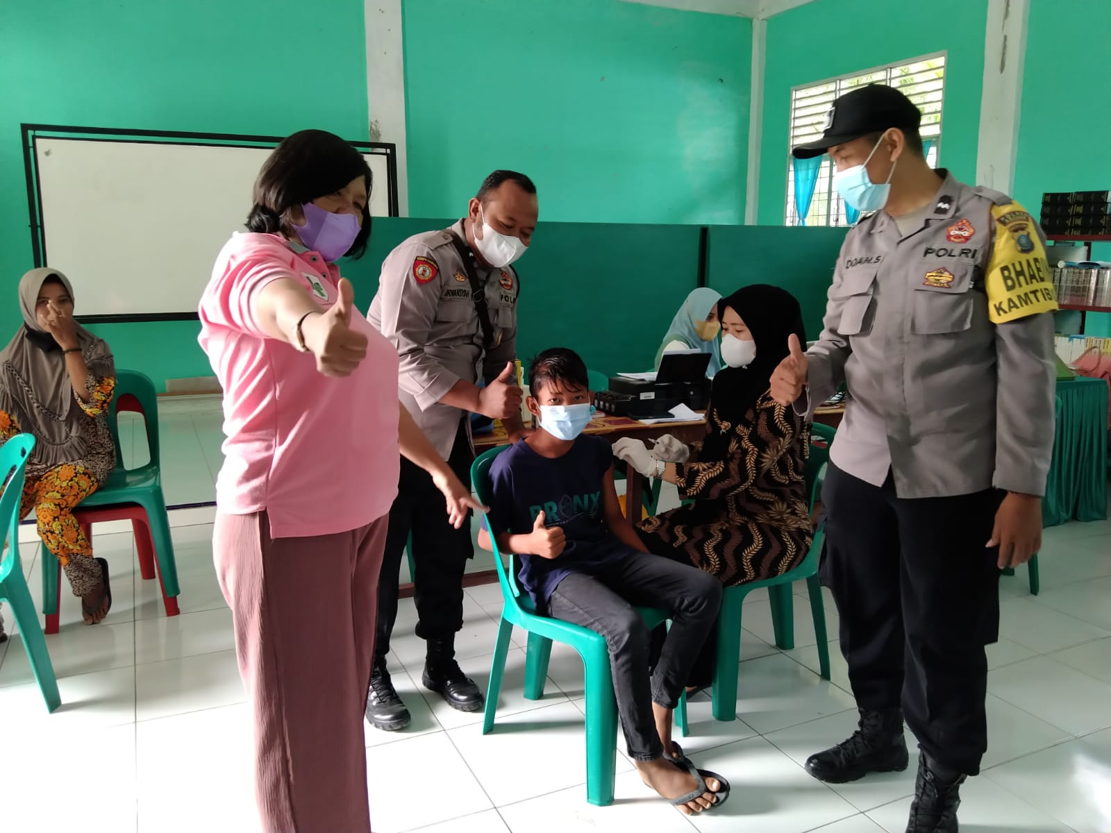 Polres Asahan Gelar Vaksinasi Massal,Â   Kapolsek : Meskipun Telah Divaksin Prokes Tidak Boleh Longgar