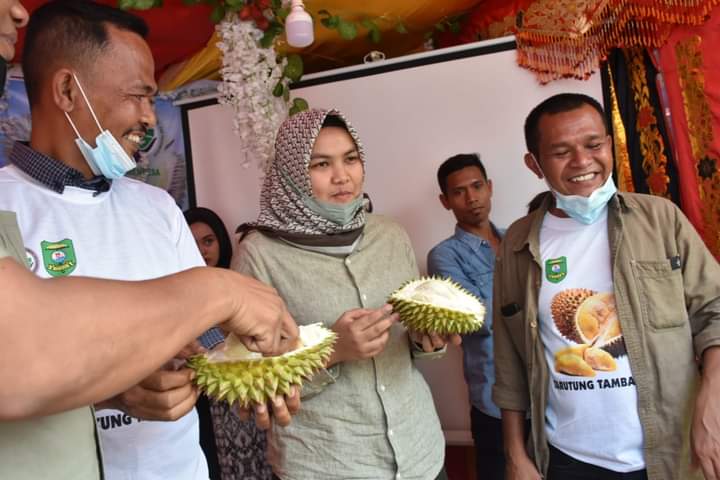 Wakil Bupati Madina Hadiri Penutupan Pekan Raya Durian Tambangan