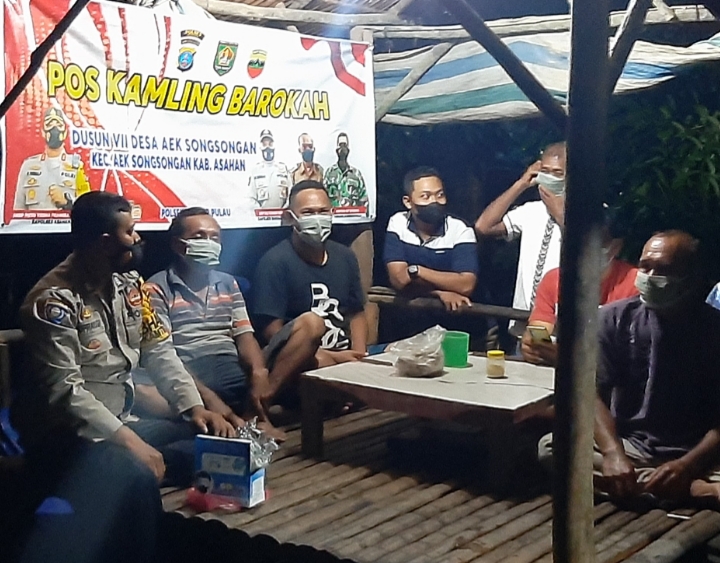 Jaga Situasi Kambtimas, Polsek Bandar Pulau Polres Asahan Patroli Pos Kamling Barokah