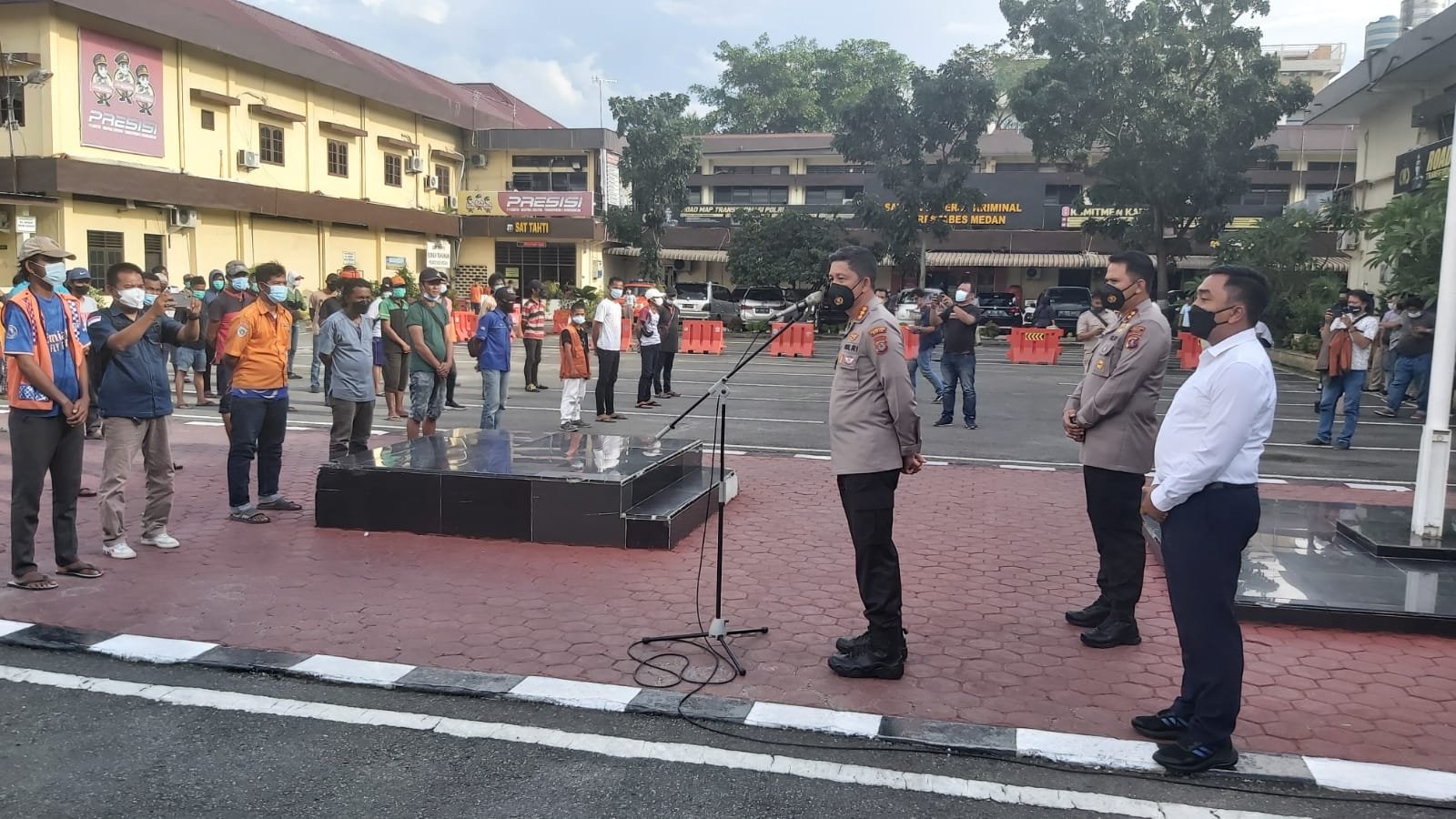 Ratusan Preman dan Jukir Liar di Kota Medan Ditertibkan