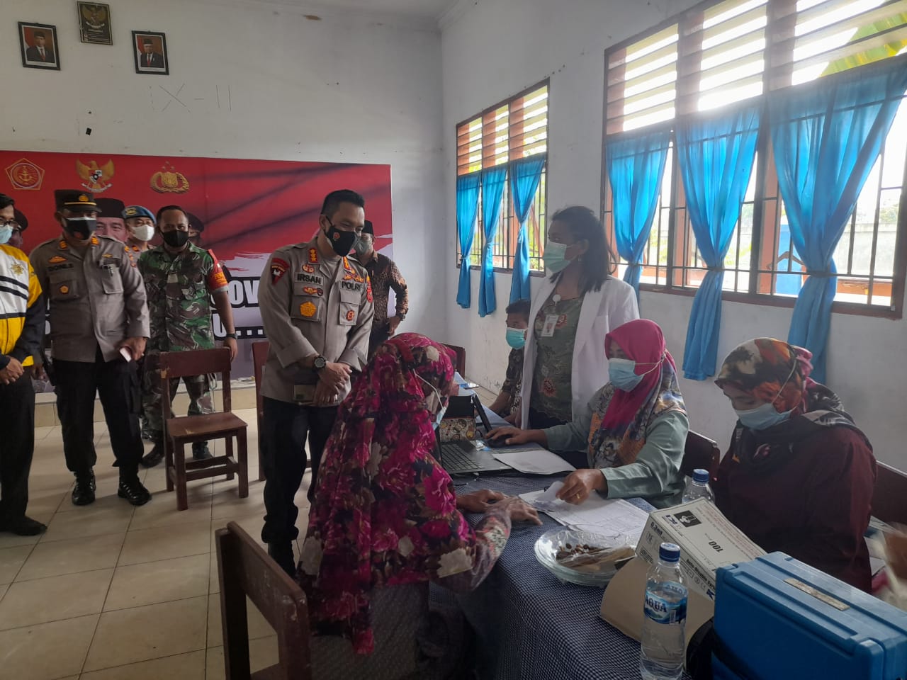 Kapolresta Deli Serdang Ikuti Zoom Meeting Dengan Kapolri Sekaligus Tinjau Pelaksanaan Percepatan Vaksinasi Di SMPN 1 Beringin