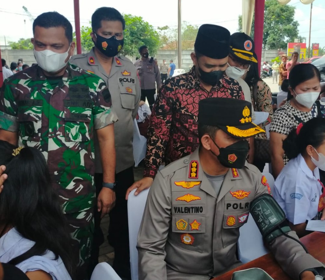 Kapolrestabes Medan Ikuti Pelaksanaan Zoom Massal Lansia dan Anak Usia 6-11 Tahun dan Vaksin lanjutan Booster di Seluruh Indonesia.