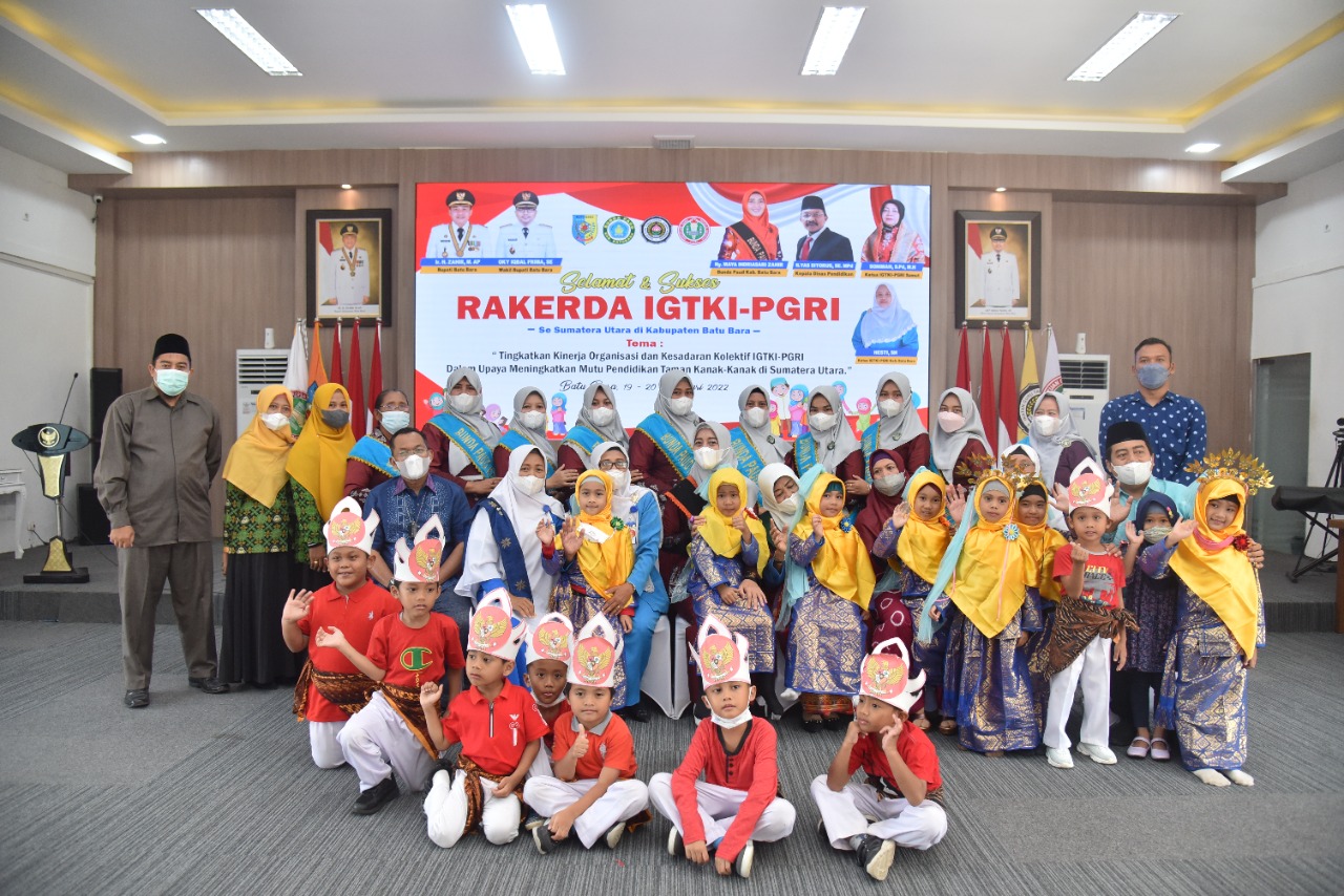 Bunda Paud, MayaÂ  Buka Rakerda IGTKI-PGRI se Sumatera Utara, Kadisdik, Ilyas : Peran IGTK - PGRI sangat pentingÂ  Dalam Proses Penangan Karakter Unggul