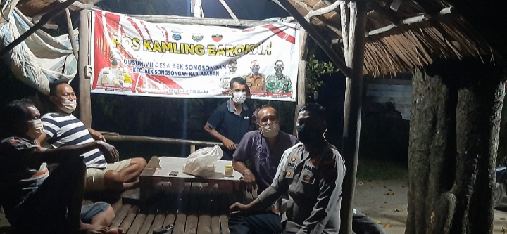 Jalin Silaturahmi dengan Warga, Polsek Bandar Pulau Polres Asahan Giat Sambang ke Pos Kamling Barokah Desa Aek Songsongan