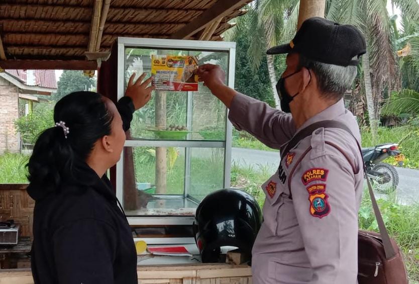 Polmas Polsek Air Joman Polres Asahan Door to Door Ajak Masyarakat Berpartisipasi Menjaga Kamtibmas