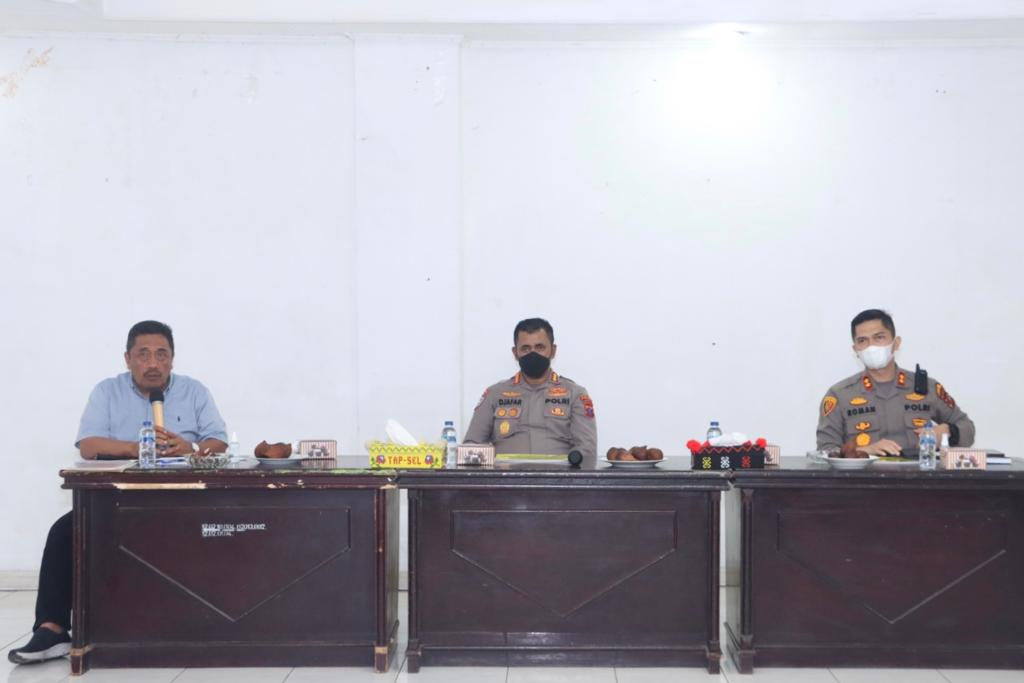 Kapolres AKBP Roman Dampingi Dirbinmas Polda Sumut Pimpin Anev Mingguan Penanganan Penyebaran Virus Covid - 19 Bersama Forkopimda