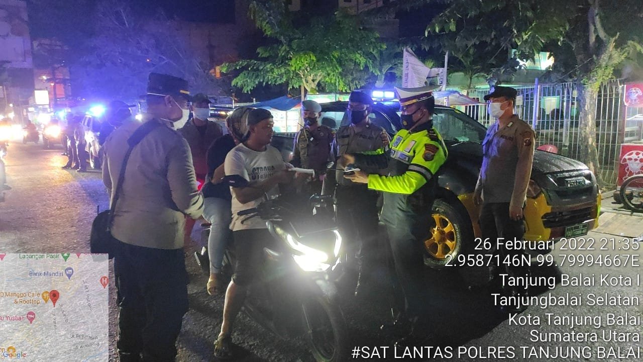 Patroli Gabungan Polri-TNI Ops Yustisi Sambangi Tempat Hiburan Malam