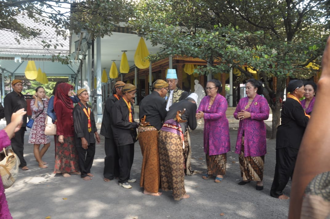 PINDAHAN IBUKOTA MATARAM DARI KARTASURA KE SURAKARTA