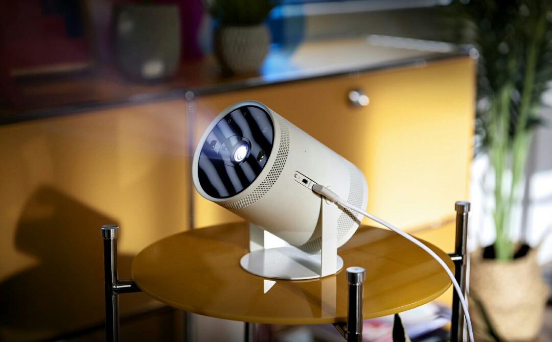 Hadir di Indonesia, Proyektor Portable Samsung The Freestyle Kini Sudah Dapat Dipesan