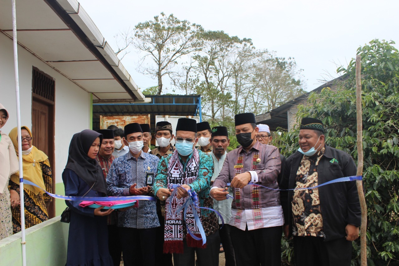 Kakanwil Kemenagsu Resmikan Wakaf Sumur DD Waspada di Humbahas, Masalah Kebutuhan Air