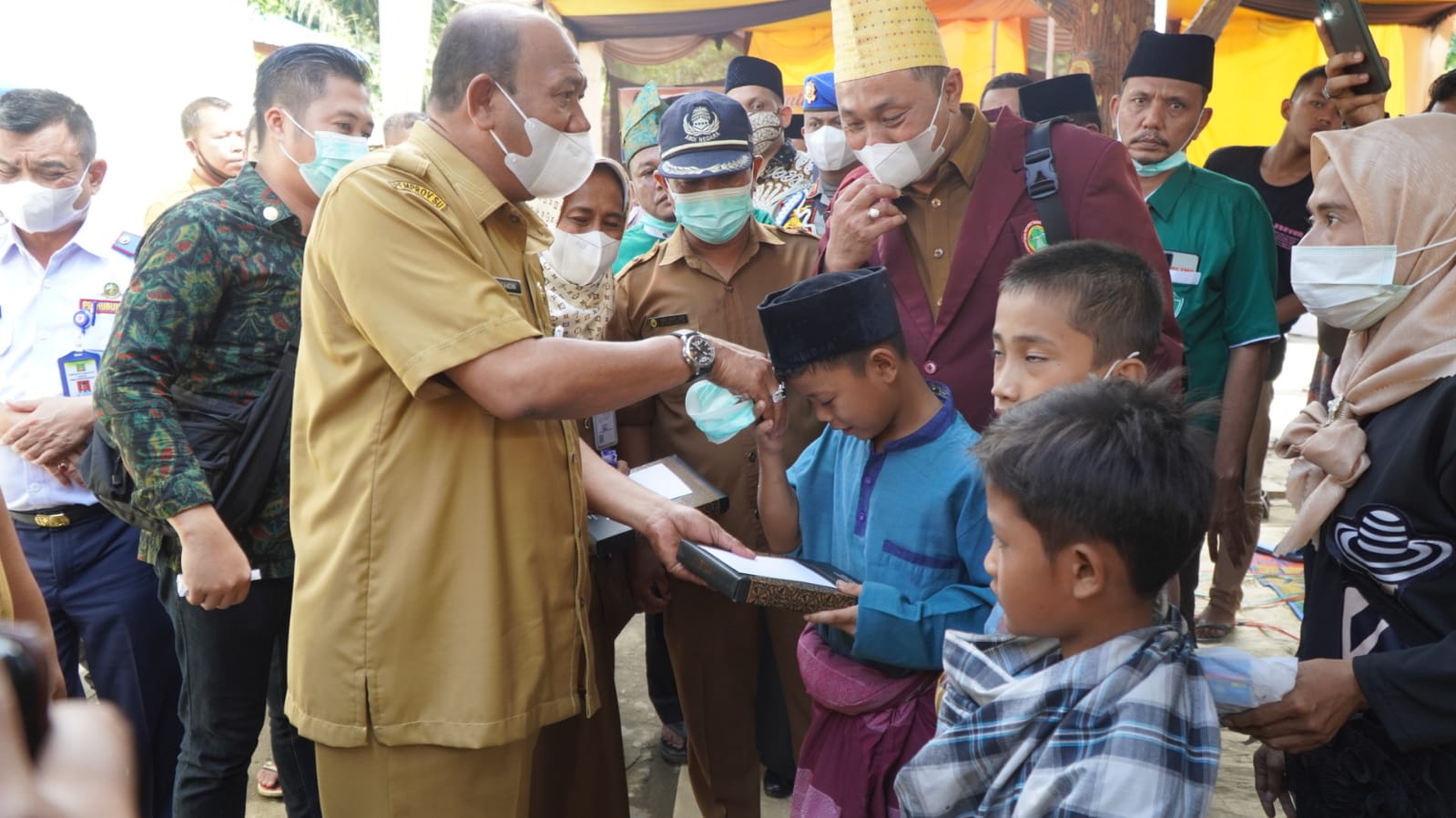 Sambut HUT ke 48 PPNI, Syah Afandin Tinjau Khitanan Massal & Pengobatan Gratis