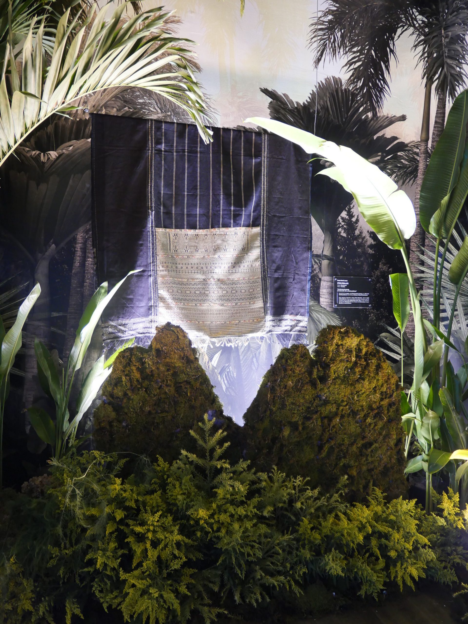 Tobatenun Gelar Pameran Tenun Batak â€œEkosistem Budaya & Masyarakatâ€ di Adiwastra 2022